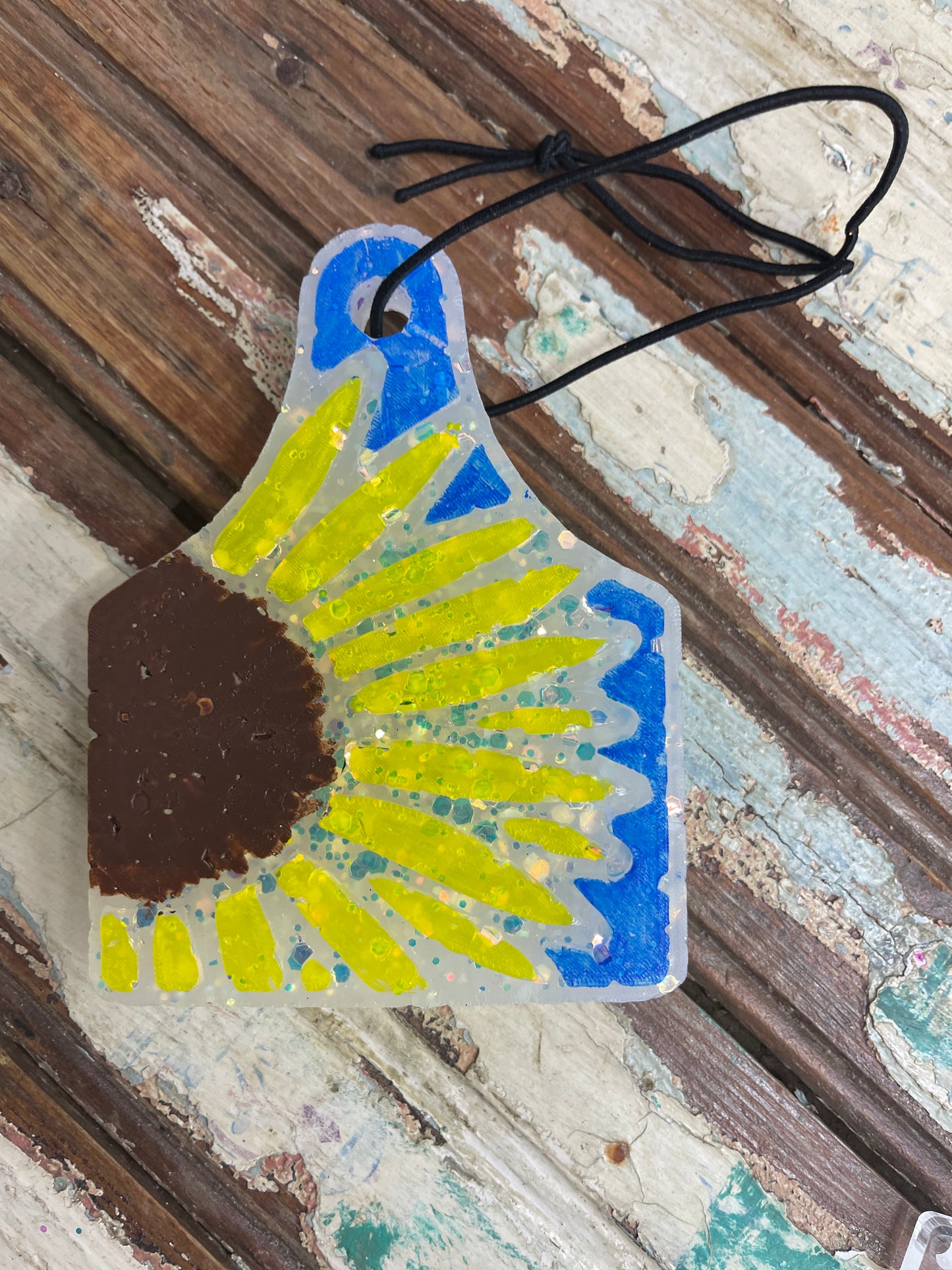 Sunflower Cow-Tag Freshie